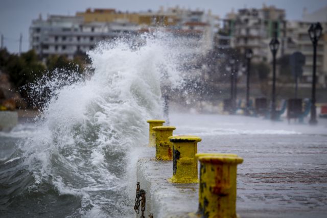 Χαλάει ο καιρός με βροχές και καταιγίδες – Πού θα είναι ισχυρά τα φαινόμενα