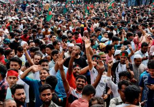 Μπαγκλαντές: Ο πρόεδρος διέλυσε τη Βουλή ικανοποιώντας το αίτημα των φοιτητών – Συνάντηση της ηγεσίας