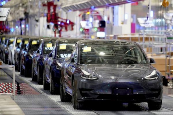 Μειωμένοι δασμοί για τα EV των Tesla, BMW και VW εκ Κίνας