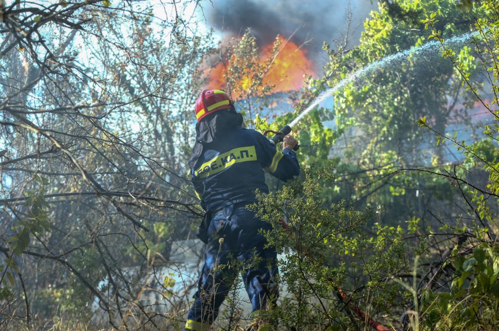 ΠΑΣΟΚ για φωτιά στην Αττική: Στο ίδιο έργο θεατές, μετράμε απώλειες φυσικού πλούτου και κόπων μιας ζωής