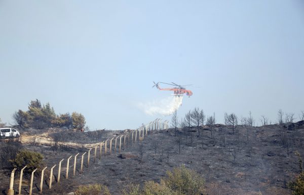 Αυτά είναι τα εναέρια που επιχείρησαν στη φωτιά στην Αττική – Τι λέει η πυροσβεστική