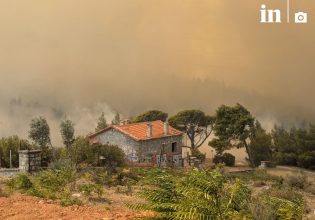 Φωτιά στην Αττική: Δραματική κατάσταση στην Πεντέλη – Καίγονται σπίτια