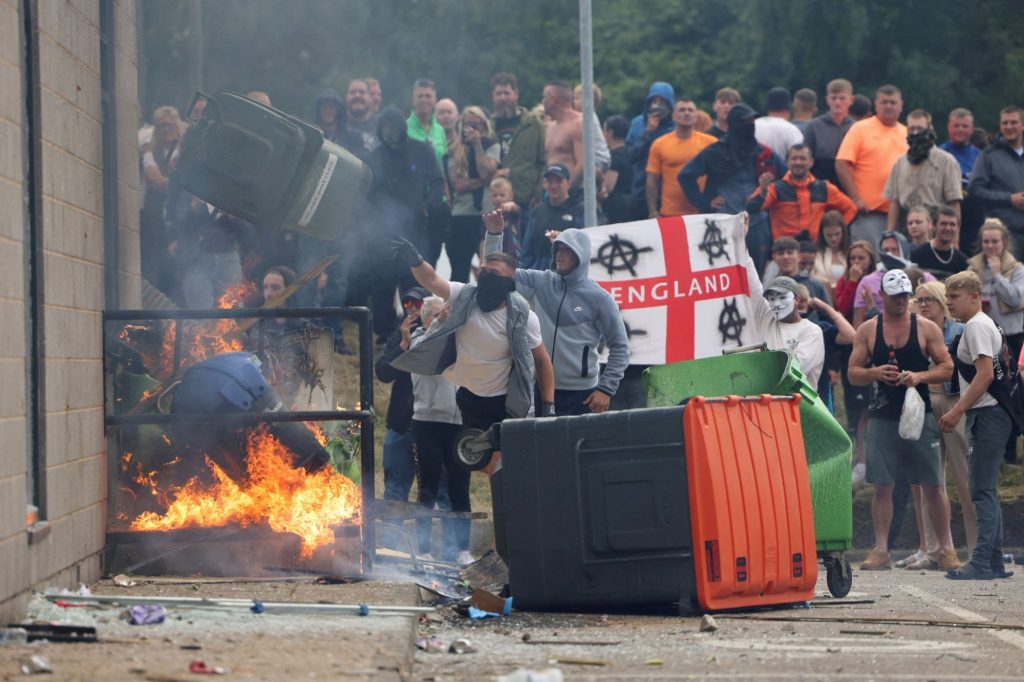 Το μεταναστευτικό είναι το σημαντικότερο θέμα για τους Βρετανούς για πρώτη φορά από το 2016