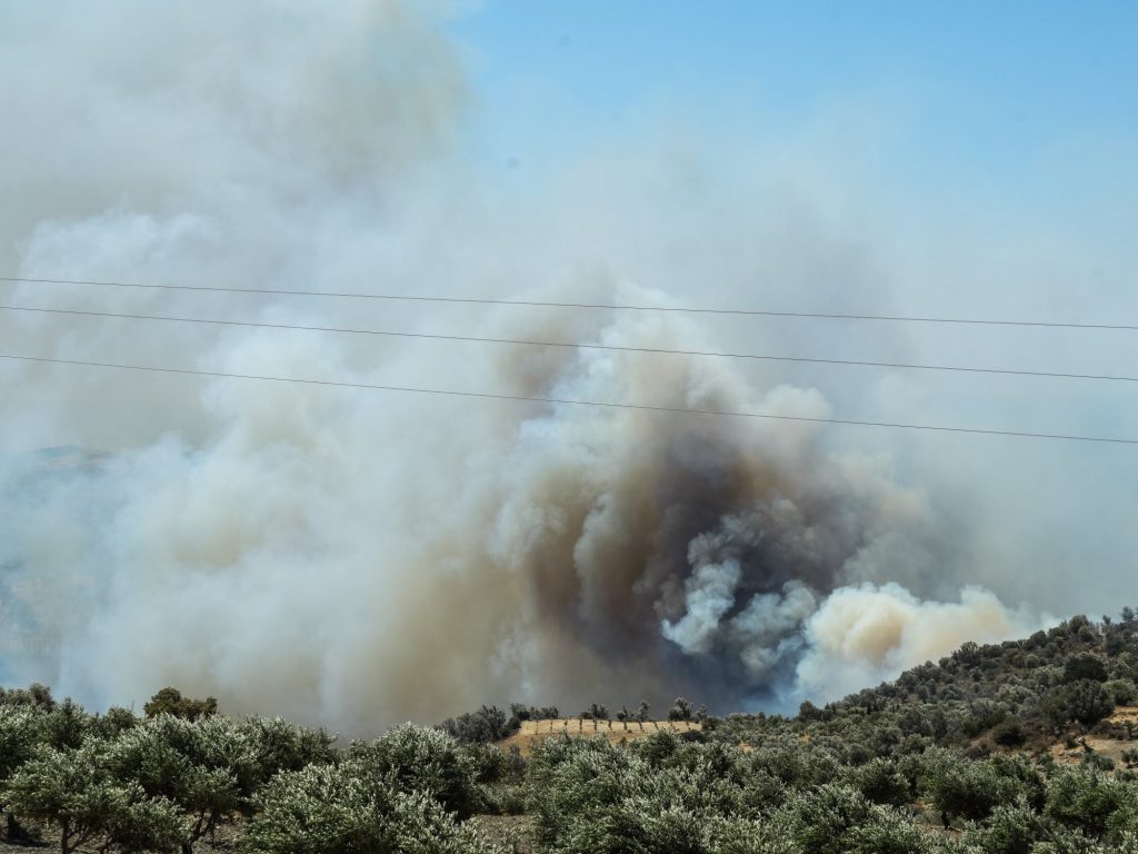 Φωτιά στο Ρέθυμνο: Ενισχύονται οι δυνάμεις της Πυροσβεστικής – Αναμένονται ισχυροί άνεμοι