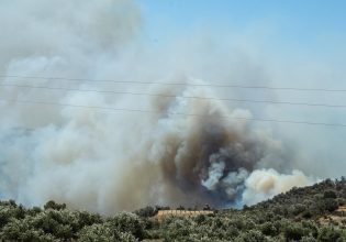 Φωτιά στο Ρέθυμνο: Ενισχύονται οι δυνάμεις της Πυροσβεστικής – Αναμένονται ισχυροί άνεμοι