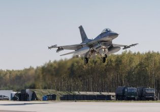 Η Πολωνία αγοράζει από τις ΗΠΑ εκατοντάδες πυραύλους αέρος-αέρος