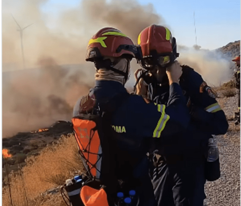 Φωτιά στην Εύβοια: Η μάχη των δασοκομάντο στο πύρινο μέτωπο