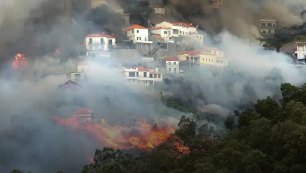 Portugal: Large fire burns southern part of Madeira