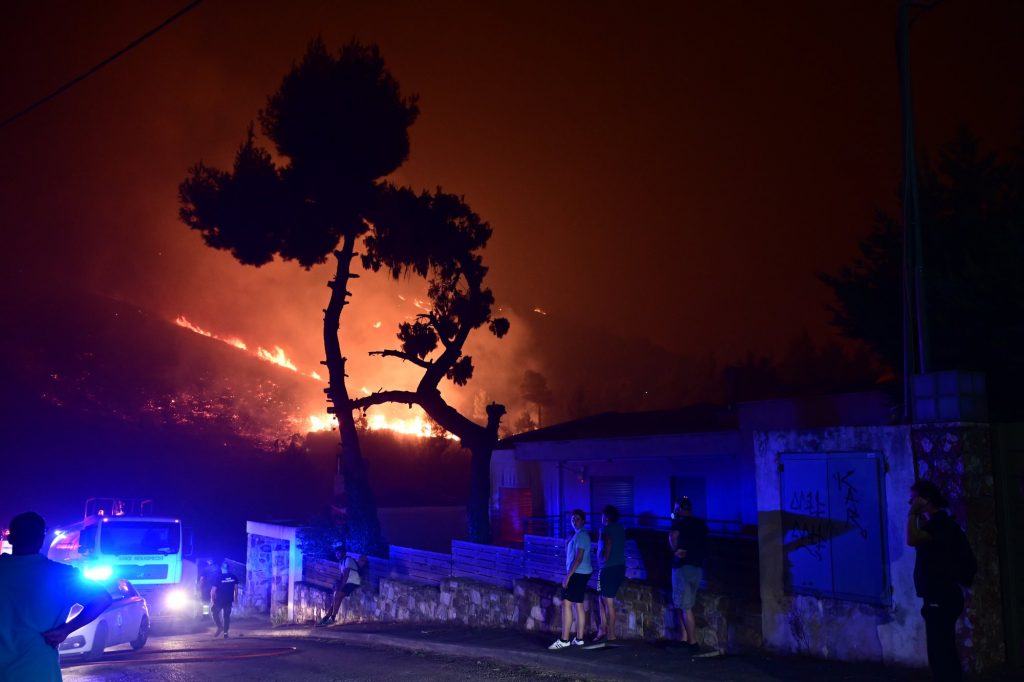 Φωτιά στον Βαρνάβα: Ανοιξε ειδική πλατφόρμα για την προσωρινή διαμονή πληγέντων από την πυρκαγιά