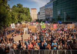 Μεγάλες διαδηλώσεις στη Σλοβακία – Καταγγέλλουν φίμωση της καλλιτεχνικής ελευθερίας