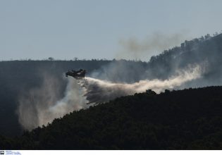 Φωτιά στην Εύβοια: Ανετράπη πυροσβεστικό όχημα σε χαράδρα