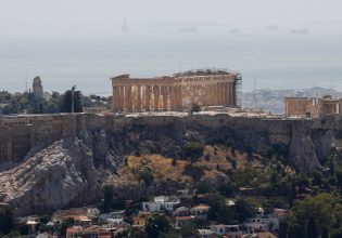 Oι Αθηναίοι απολαμβάνουν τους άδειους δρόμους της πόλης – Δείτε βίντεο από την «στοιχειωμένη» πρωτεύουσα