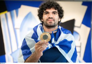 Ολυμπιακοί Αγώνες 2024: Με το «χάλκινο» μετάλλιο στον λαιμό η άφιξη του Θοδωρή Τσελίδη στην Αθήνα