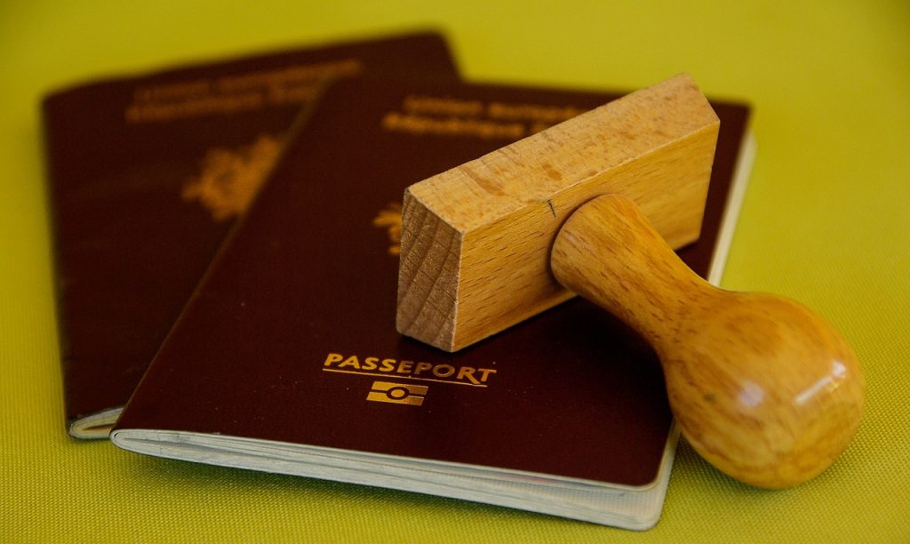 Τα ισχυρότερα διαβατήρια στον κόσμο – Σε πόσες χώρες ταξιδεύουν ελεύθερα οι Έλληνες
