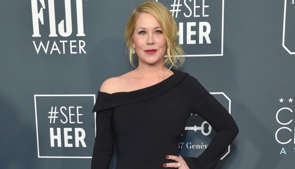 Christina Applegate: Αποκάλυψε ποια είναι η μοναδική πλαστική επέμβαση που έκανε ποτέ