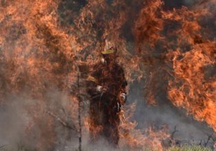 Το «φαινόμενο της καμινάδας» και η φωτιά στην Αττική – Οι 4 λόγοι που εξαπλώθηκε γρήγορα