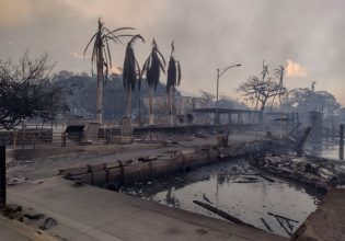 Ένα χρόνο μετά τις πυρκαγιές ο τουρισμός στην Χαβάη παραπαίει – Στο 1 δισ. τα διαφυγόντα κέρδη