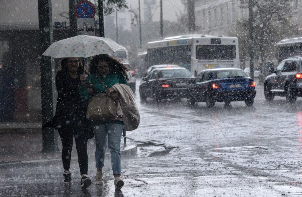 Κακοκαιρία: Έκτακτη σύσκεψη στην Πολιτική Προστασία – Σε ετοιμότητα οι Αρχές