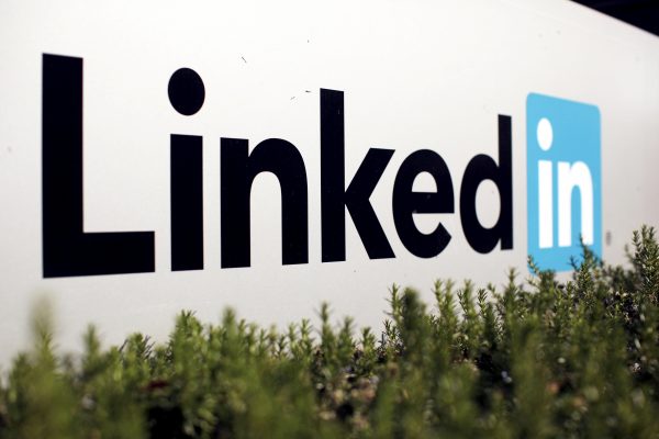 Αγορά εργασίας – LinkedIn: Πώς άρχισε να μοιάζει με το TikTok