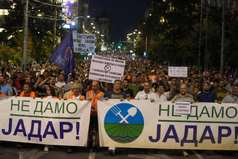 «Δεν θα σκάψετε»: Μεγάλες διαδηλώσεις στη Σερβία ενάντια στην εκμετάλλευση κοιτασμάτων λιθίου