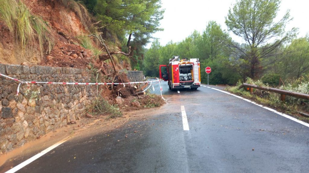 Μαγιόρκα: Εικόνες χάους από τα έντονα καιρικά φαινόμενα – Σπίτια εγκαταλείφθηκαν, πτήσεις ακυρώθηκαν