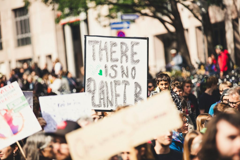 Eco Anxiety: Όταν οι επιπτώσεις της κλιματικής κρίσης επιβαρύνουν την ψυχολογία μας