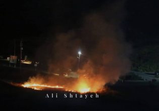 Δυτική Όχθη: Ισραηλινές δυνάμεις πολιορκούν τους Παλαιστίνιους και βάζουν φωτιά σε αγορά