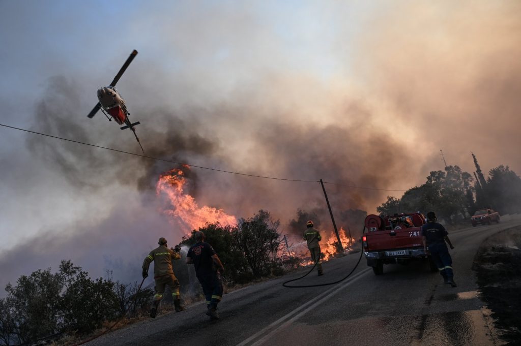 Φωτιά τώρα στην Αχαΐα – Επιχειρούν ισχυρές δυνάμεις της Πυροσβεστικής
