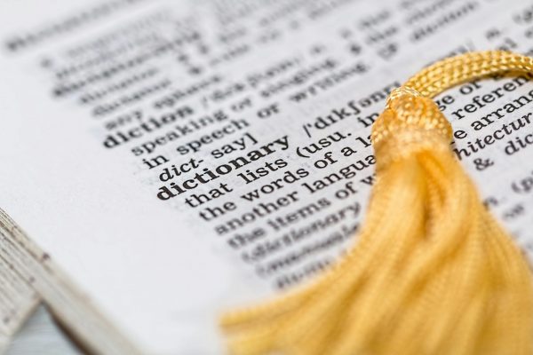 Ο ρόλος των social στον εμπλουτισμό των λεξικών – 3.200 νέα λήμματα στο Cambridge Dictionary