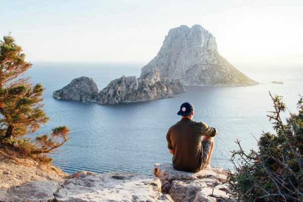 Έτσι θα περιορίσεις το περιβαλλοντικό σου αποτύπωμα κατά τη διάρκεια των διακοπών σου