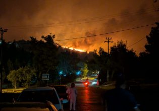 Φωτιά στον Βαρνάβα: Μπαράζ 112 τις πρώτες πρωινές ώρες – Ποιες περιοχές εκκενώνονται