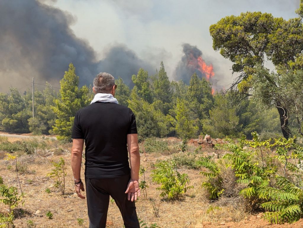 Φωτιά στην Αττική: Νέο μήνυμα εκκένωσης για 4 περιοχές