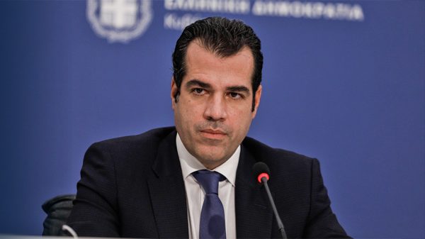 Πλεύρης: Θα εισηγηθώ ο όρος «μπάτσος» να κινεί απευθείας αυτόφωρο ποινικό αδίκημα