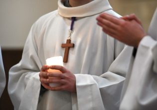 Ιταλία: Δύο ιερείς κατηγορούνται ότι κακοποίησαν σεξουαλικά δύο άνδρες – Προσπάθησαν να εξαφανίσουν τις αποδείξεις
