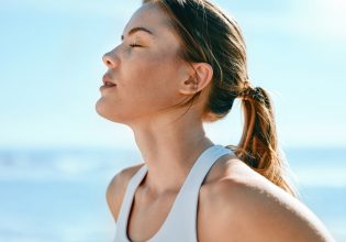 Runner’s Face: Μπορεί το τρέξιμο να επηρεάσει τη γήρανση του δέρματος;