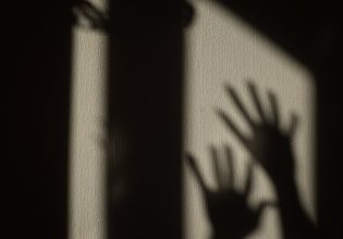 Σοκάρει το νέο περιστατικό ενδοοικογενειακής βίας – Την κρατούσε αιχμάλωτη και τη βίαζε τρεις εβδομάδες