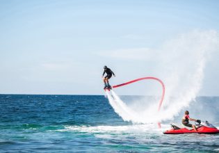 Αδρεναλίνη στα ύψη με flyboard: Γιατί να το δοκιμάσεις