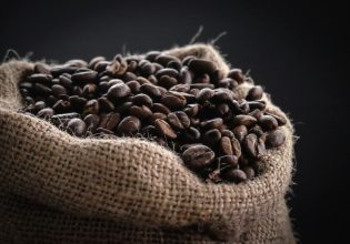 Η κλιματική αλλαγή κάνει τον καφέ πολυτέλεια και δεν υπάρχει επιστροφή