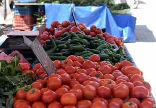 Ακρίβεια: Με το σταγονόμετρο τα ψώνια στις λαϊκές αγορές