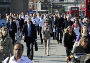 Βρετανία: Στο κυνήγι για εύρεση εξειδικευμένων εργαζομένων