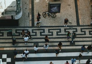 Κάν’ το όπως η Ελλάδα – Η κρίση φέρνει εξαήμερη εργασία και στη Νότια Κορέα