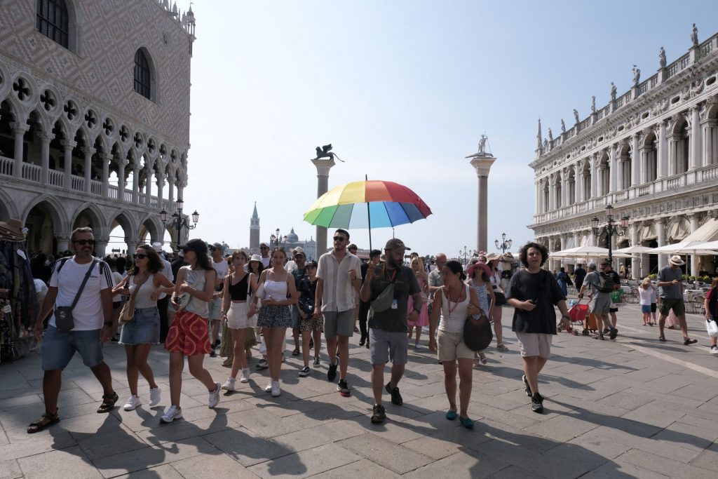 Βενετία: Επισκέπτες και κάτοικοι επικροτούν το «πλαφόν» στα τουριστικά γκρουπ