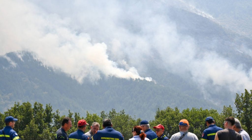 Φωτιά στις Σέρρες: Το όρος Όρβηλος έχει καεί σχεδόν ολοσχερώς – «Ακούγονται εκρήξεις από πολεμικό υλικό»