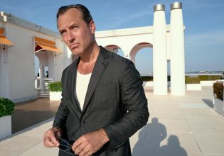 Jude Law: Η στοχευμένη απάντηση του ηθοποιού στην ερώτηση «ποιο ζώο θεωρεί το πιο τρομακτικό;»