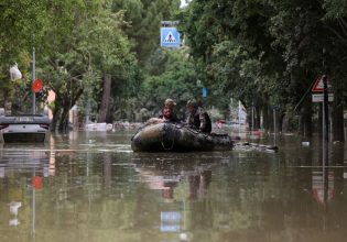 Κακοκαιρία: Σφυροκοπά την Ιταλία – Δύο αγνοούμενοι, σε κατάσταση έκτακτης ανάγκης η Εμίλια Ρομάνια