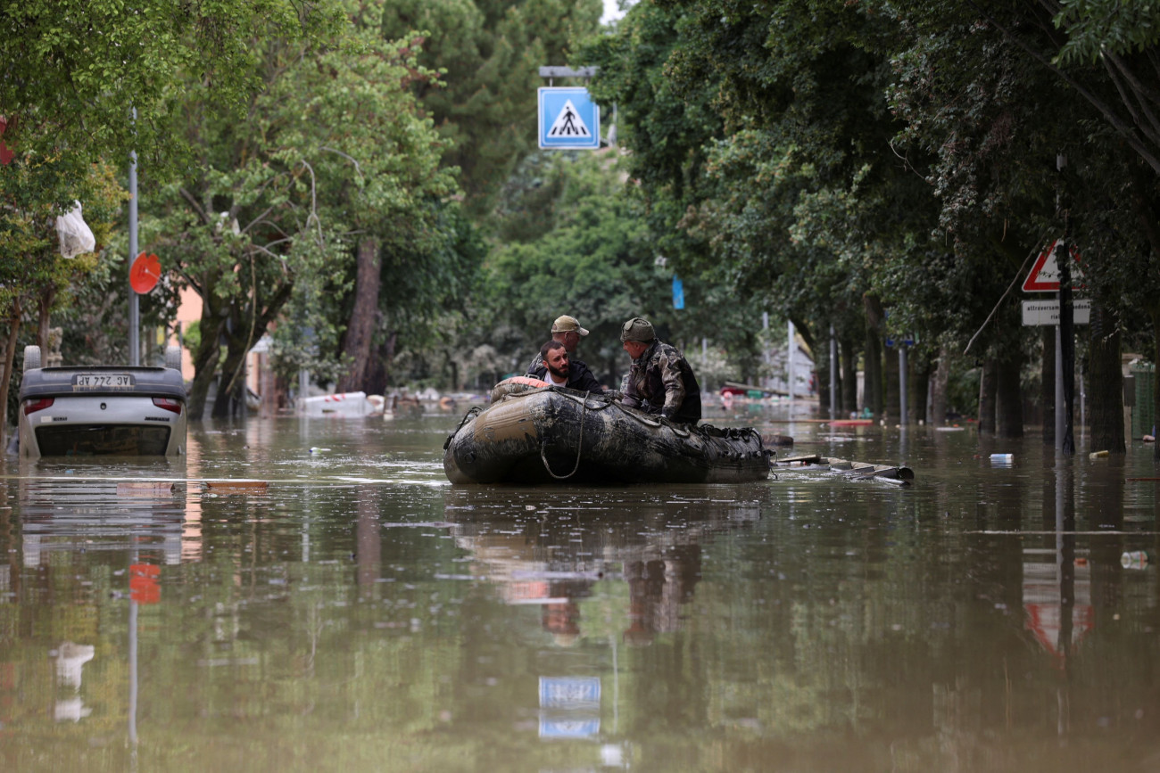 Κακοκαιρία: Σφυροκοπά την Ιταλία – Δύο αγνοούμενοι, σε κατάσταση έκτακτης ανάγκης η Εμίλια Ρομάνια