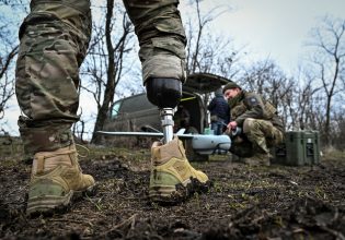 Ρωσία: Κατέστρεψε πάνω από 100 drones της Ουκρανίας τη νύχτα – Επιτέθηκε στην Κρεβί Ρι, «τρεις νεκροί άμαχοι»