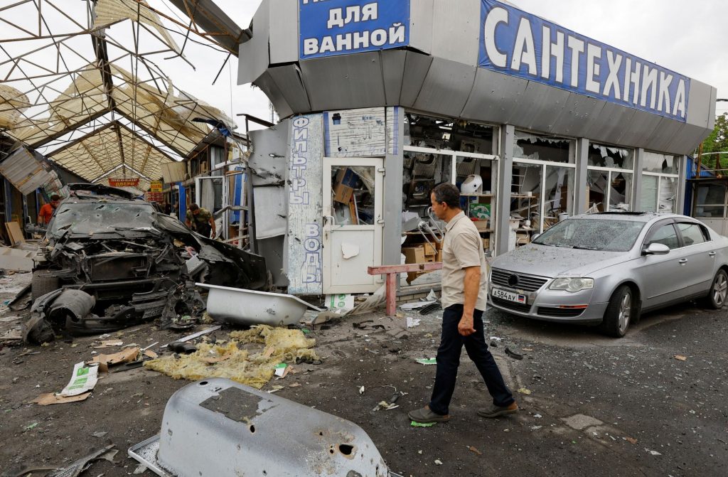 Ουκρανία: Τρεις γυναίκες σκοτώθηκαν σε ρωσικό βομβαρδισμό στο Ντονέτσκ – Στους 58 οι νεκροί στην Πολτάβα