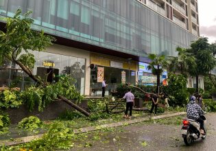 Τουλάχιστον 24 νεκροί μετά το πέρασμα του τυφώνα Yagi στο Βιετνάμ