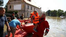 Οι θανατηφόρες πλημμύρες «πνίγουν» την Ευρώπη – Ανυπολόγιστος ο οικονομικός αντίκτυπος των καταστροφών